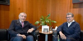 Ricardo Monreal y Adán Augusto López Hernández sostienen conversación franca y respetuosa.