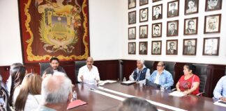 Recibe Ricardo Ahued a representantes de patronatos .