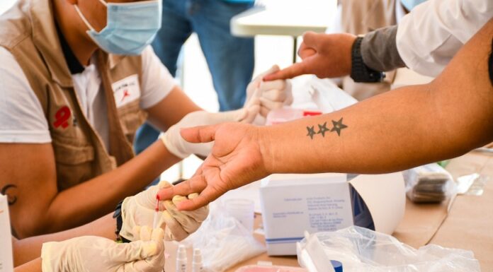VIH: hay nuevas herramientas para prevenirlo y tratarlo, pero falta acceso