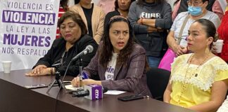 Ay nanita con doña Ruth .