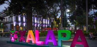 Iluminan letras turísticas de Xalapa .
