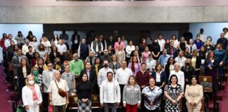 Inaugura Diputada conferencia magistral La Bioética en la investigación .