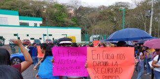 Estudiantes de la UP bloquean arco sur en demanda de seguridad #Xalapa