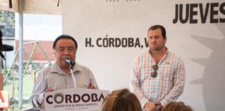 Atiende Alcalde Juan Martínez a vecinos de La Esmeralda .