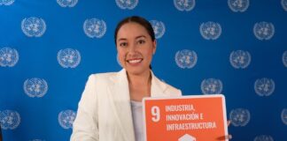 Katya Echazarreta trabaja por agencia espacial propia, al tiempo que promueve la igualdad de género