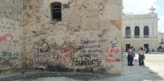 Amaga Alcalde de Mérida con encarcelar a feministas que dañaron monumentos .