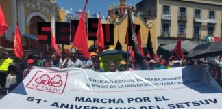 Marchan por el 51 aniversario de la fundación del SETSUV.