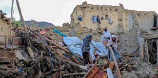 Fuerte terremoto deja 9 muertos y cerca de 200 heridos en Pakistán y Afganistán.