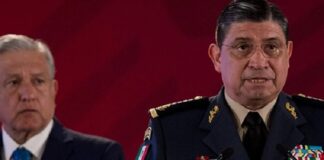 Oposición demandan renuncia de Crescencio Sandoval tras compra de departamento Fifí