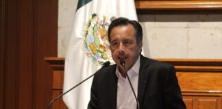 Cuitláhuac García afirma que fue por suicidio la muerte de María José en Perote y acusa a medios de mentir.