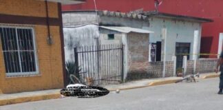 Moto sicarios matan a una niña de trece años en Tecolutla.