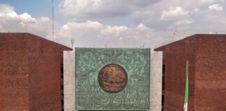 Proponen incluir en la Constitución Política que queda prohibida la discriminación por expresión de género .