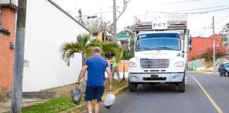 Exhortan a no sacar los desechos a la calle durante días santos.