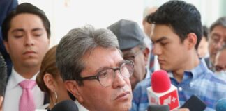 Ricardo Monreal acuerda con su bancada se nombre a un comisionado del INAI.