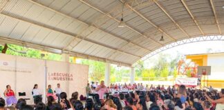 Entregan apoyo a beneficiarios del Programa La Escuela es Nuestra en #Papantla