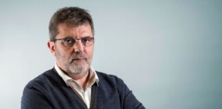 Inteligencia artificial y su relación con el fenómeno de la desinformación .