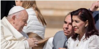 El Papa Francisco abre el voto a los laicos, incluidas las mujeres, en el Sínodo #Histórico