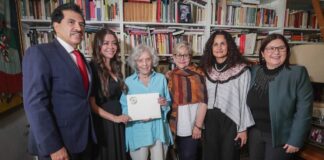 Senadoras notifican a Elena Poniatowska que será galardonada con Medalla Belisario . Domínguez