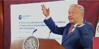AMLO reconoce que su trabajo es hacer pedagogía política en sus mañaneras .