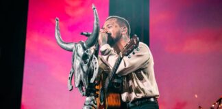 Christian Nodal hace historia al cantar en el Foro Sol ante más de 65 mil espectadores