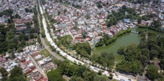 Elecciones en la mesa .