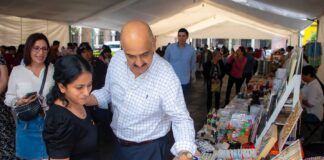 Recorre Ricardo Ahued Expo Emprendedor Xalapa .