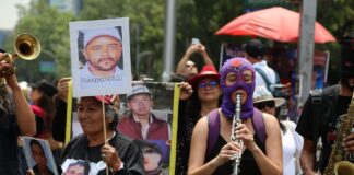 Madres que buscan a sus hijas. Hijas buscan a su madre. XII Marcha de la Dignidad Nacional