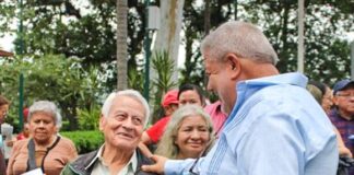 Pagan en Xalapa pensión asistida a adultos mayores y personas con discapacidad.