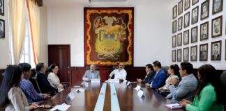 Recibe Ricardo Ahued a integrantes de la Mesa Directiva de Canacintra Xalapa .