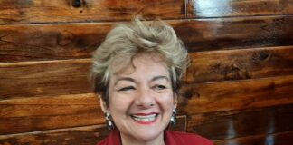 Anuncian conferencia de Sixto Paz Wells sobre fenómeno OVNI en Xalapa .