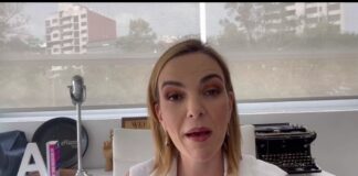 Equipo de Delfina veta a periodista para moderar debate.