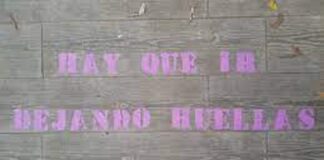 La violencia contra las mujeres empieza con las palabras .