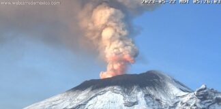 Continúa la erupción volcánica con poca emisión de ceniza en el Volcán Popocateptl