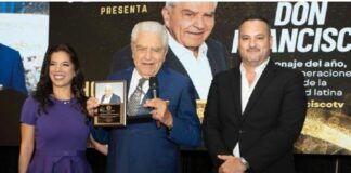 Don Francisco recibe homenaje y Premio Ícono por su trayectoria como presentador .