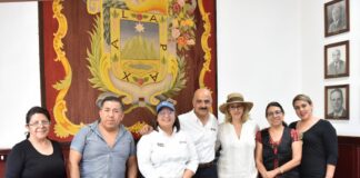 Dialogan autoridades y comerciantes de la zona Centro de Xalapa .