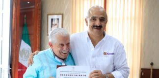 Reconoce Ayuntamiento de Xalapa al maestro Alberto de la Rosa y Tlen Huicani