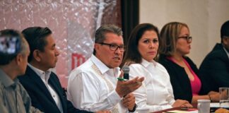 Ricardo Monreal se compromete con la justicia, las reglas del INE y con la población.