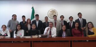 Urge en México contar con jóvenes talentosos y con compromiso social, consideró Ricardo Monreal