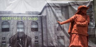 En 2022 México solo dio tratamiento para VIH a 25 mil mujeres, de las 74 mil que viven con el virus .