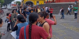 Rechazan en Xalapa ataques a la comunidad del EZLN en Chiapas .