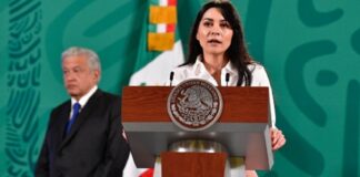 Un cobarde matoncito en Palacio Nacional .