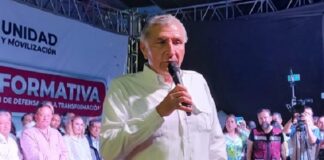 Justifica Adán Augusto López Hernández su fortuna y sus lujosos relojes.