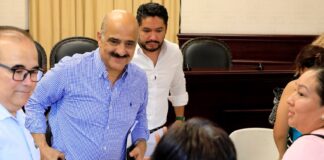 Atiende Alcalde Ricardo Ahued a habitantes de la periferia en audiencia ciudadana .