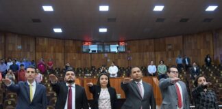 Rinden protesta titulares de OICs de organismos autónomos y Congreso local .