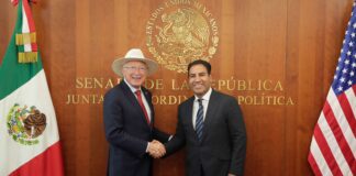Se reúnen Eduardo Ramírez y Ken Salazar en el Senado para afinar la cooperación bilateral México-EU