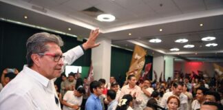 Monreal urge a Mario Delgado a detener exceso de propaganda de Corcholatas .