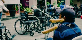 Invita Ayuntamiento a jornada de mantenimiento de sillas de ruedas .