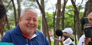 Adultos mayores concluyen con proceso de bancarización en Boca del Río, afirma Manuel Huerta