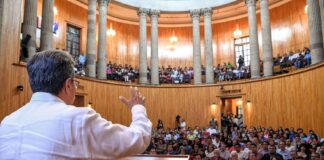 Ricardo Monreal destaca la importancia del diálogo con los empresarios .