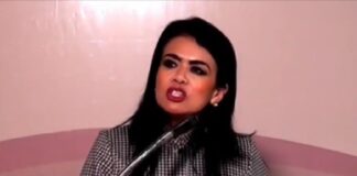 Alcaldesa de Chilpancingo no renunciará pese a violencia y video con grupo criminal.